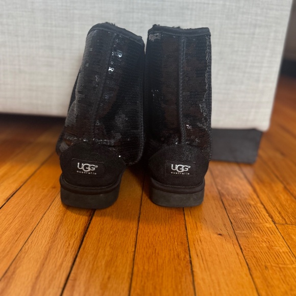 Sparkle UGGS - Picture 2 of 4